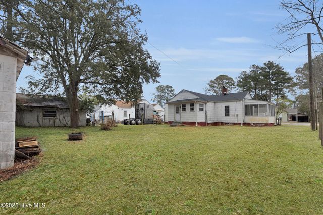 811 Clark Avenue, New Bern, NC 28560