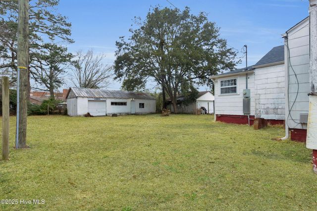 811 Clark Avenue, New Bern, NC 28560