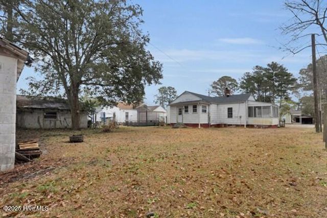 811 Clark Avenue, New Bern, NC 28560