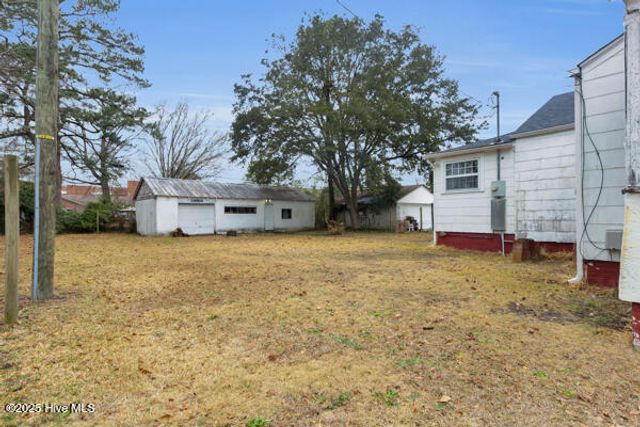 811 Clark Avenue, New Bern, NC 28560