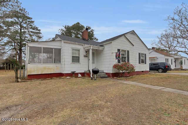 811 Clark Avenue, New Bern, NC 28560