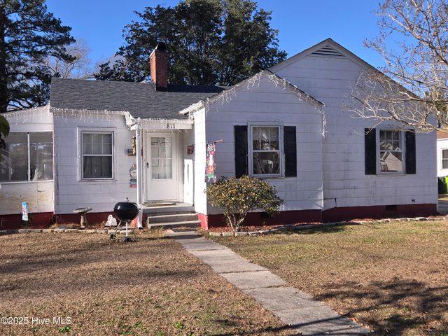 811 Clark Avenue, New Bern, NC 28560
