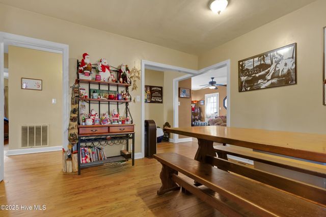 811 Clark Avenue, New Bern, NC 28560