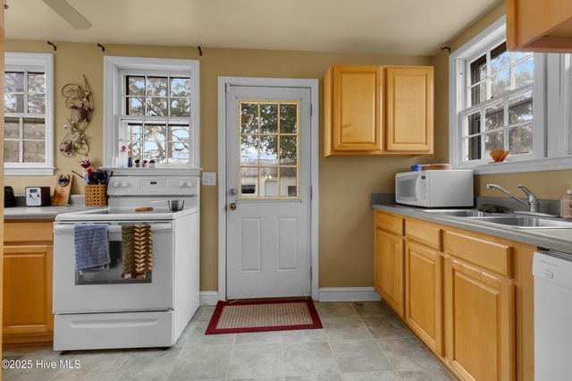 811 Clark Avenue, New Bern, NC 28560