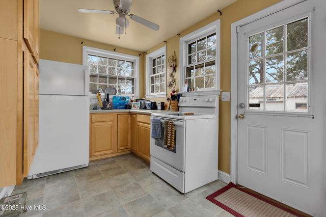 811 Clark Avenue, New Bern, NC 28560