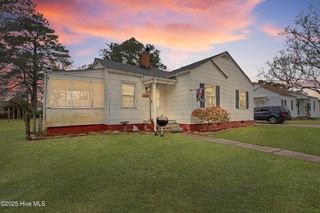 811 Clark Avenue, New Bern, NC 28560