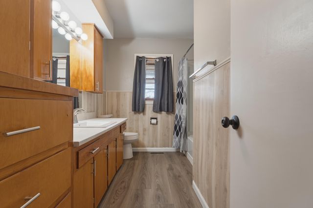 22 E 15th Street, Grove, OK 74344