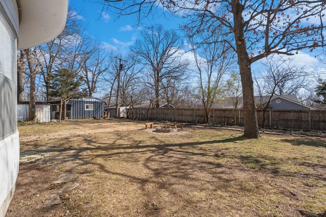 22 E 15th Street, Grove, OK 74344