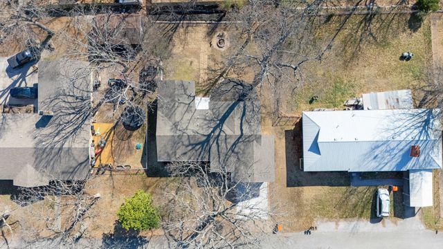 22 E 15th Street, Grove, OK 74344