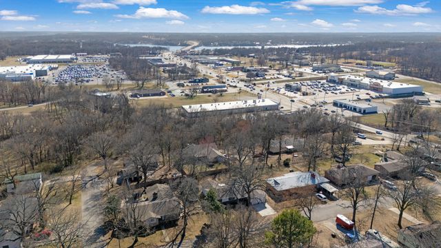 22 E 15th Street, Grove, OK 74344