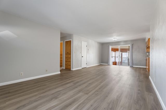 22 E 15th Street, Grove, OK 74344