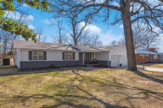 22 E 15th Street, Grove, OK 74344