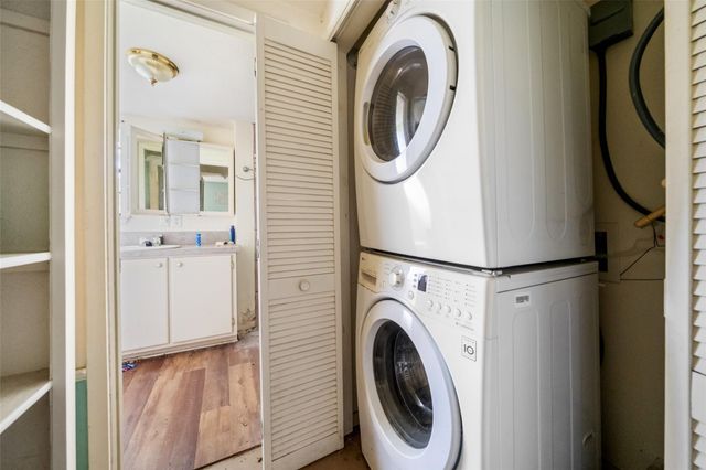 691 Cedar Street S, Matagorda, TX 77414