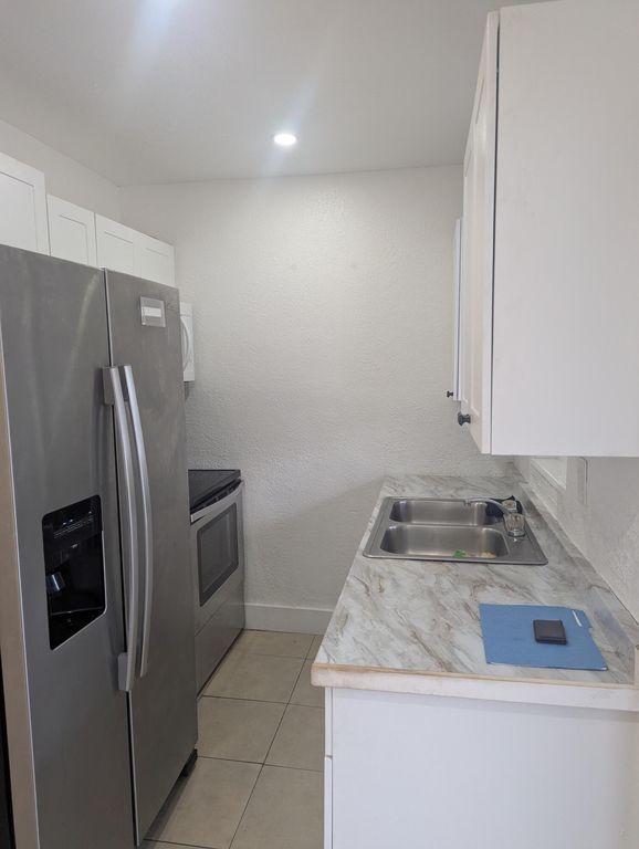 2209 NW 6th Street 1, Fort Lauderdale, FL 33311