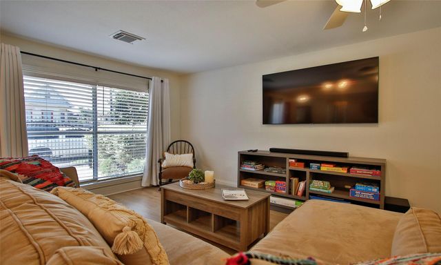 1518 Sabine Street, Houston, TX 77007