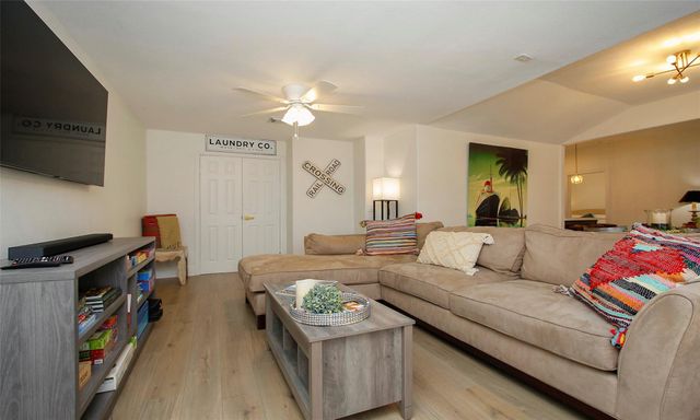1518 Sabine Street, Houston, TX 77007