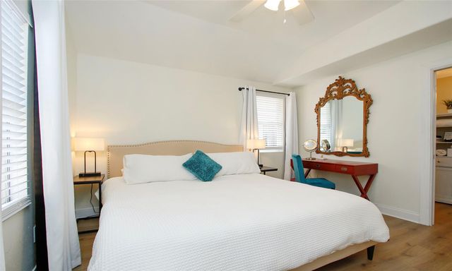 1518 Sabine Street, Houston, TX 77007