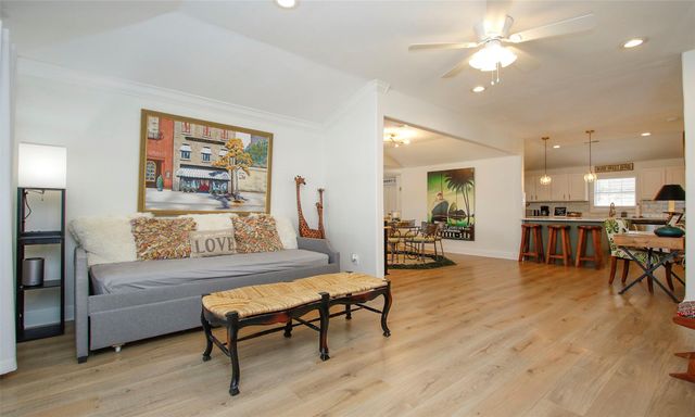1518 Sabine Street, Houston, TX 77007