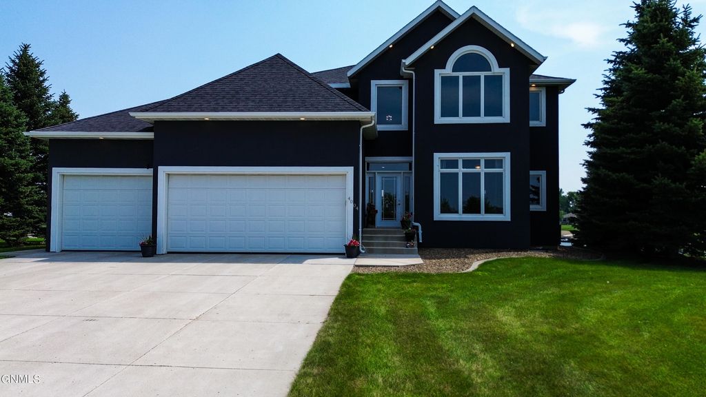 4004 Bayport Place SE, Mandan, ND 58554