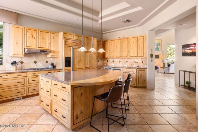 4545 N Black Rock Drive, Tucson, AZ 85750