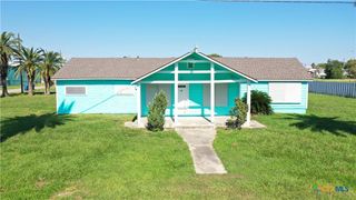 312 W Jefferson Avenue, Port O'connor, TX 77982