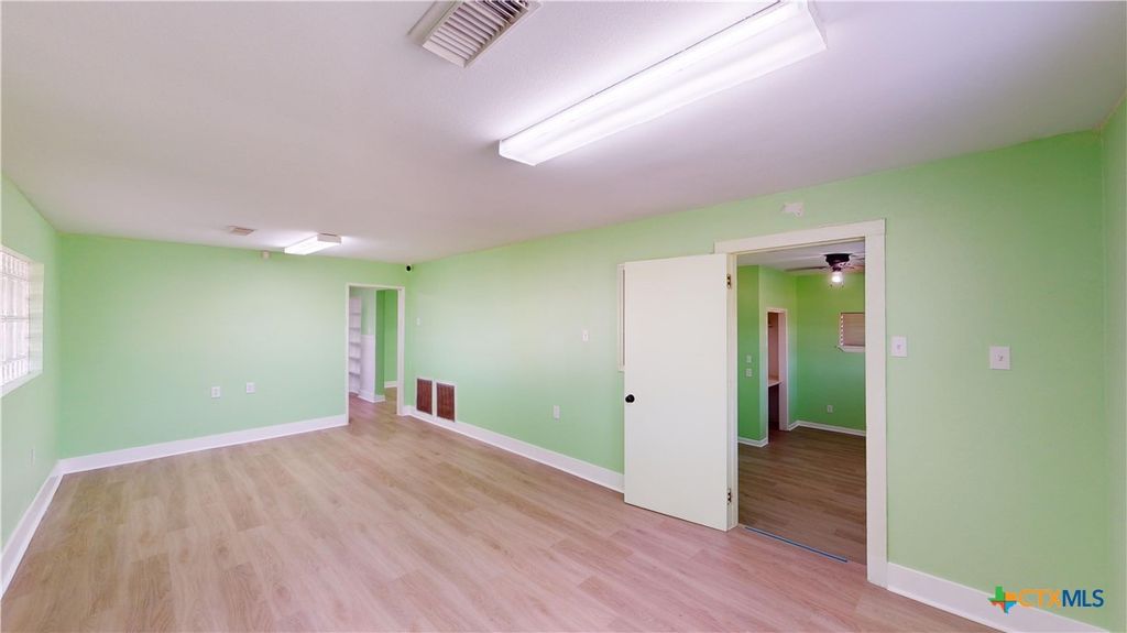 Image 15 of property listing at 312 W Jefferson Avenue, Port O'connor, TX 77982