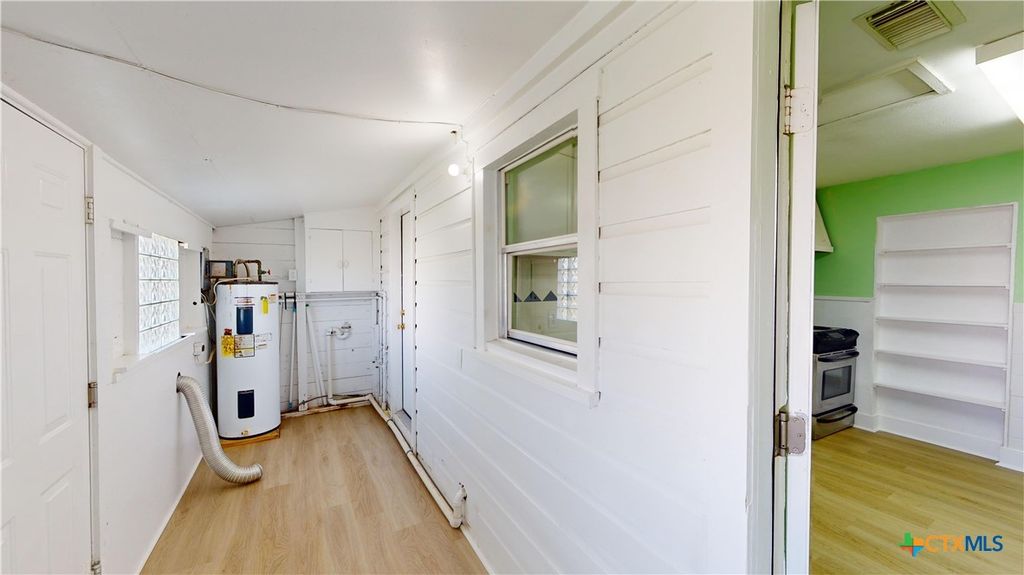 Image 19 of property listing at 312 W Jefferson Avenue, Port O'connor, TX 77982