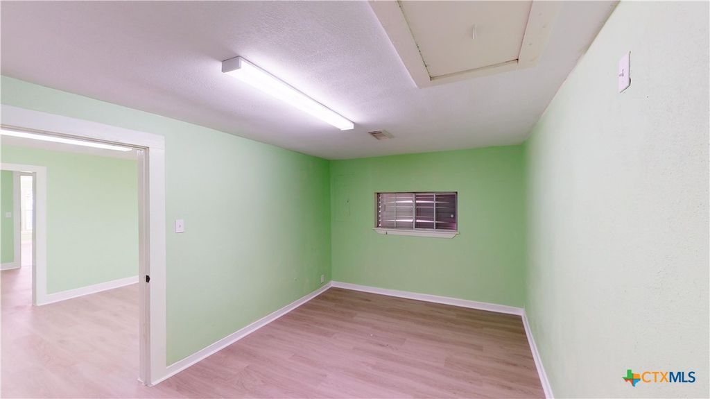 Image 24 of property listing at 312 W Jefferson Avenue, Port O'connor, TX 77982
