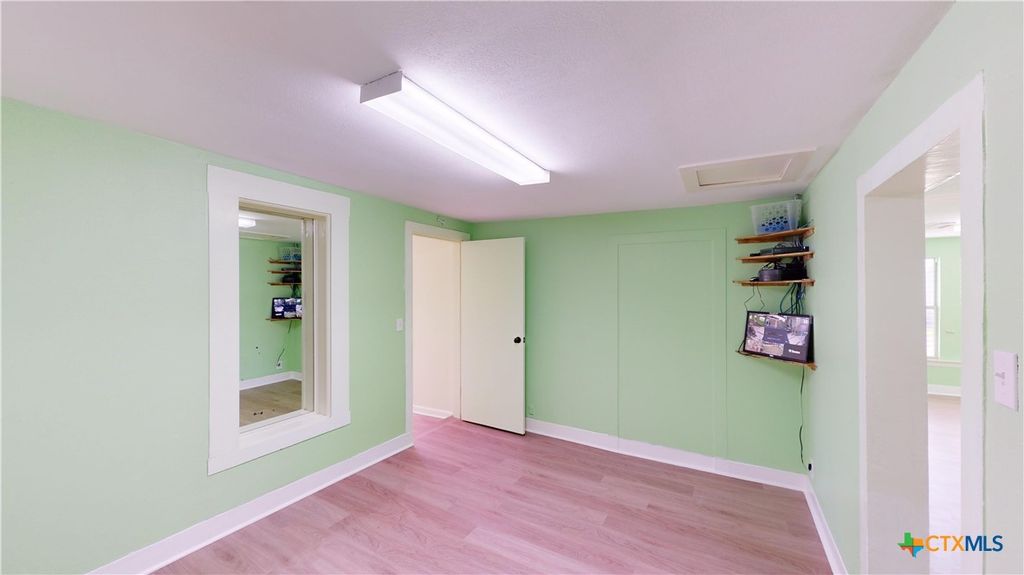 Image 27 of property listing at 312 W Jefferson Avenue, Port O'connor, TX 77982