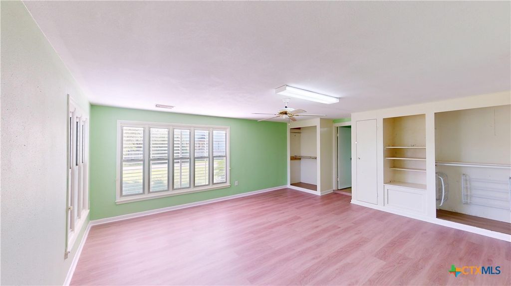 Image 33 of property listing at 312 W Jefferson Avenue, Port O'connor, TX 77982