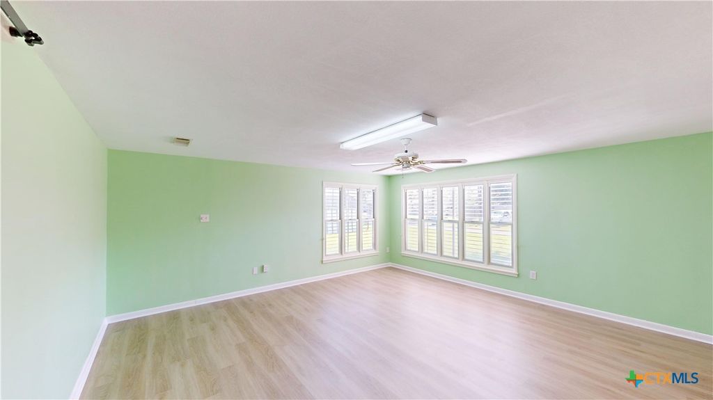 Image 35 of property listing at 312 W Jefferson Avenue, Port O'connor, TX 77982