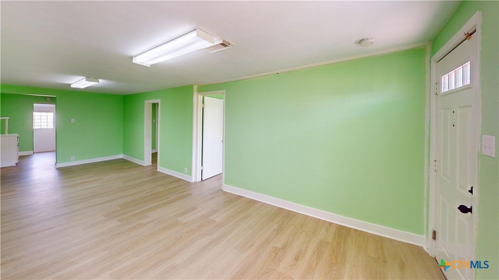 Image 36 of property listing at 312 W Jefferson Avenue, Port O'connor, TX 77982