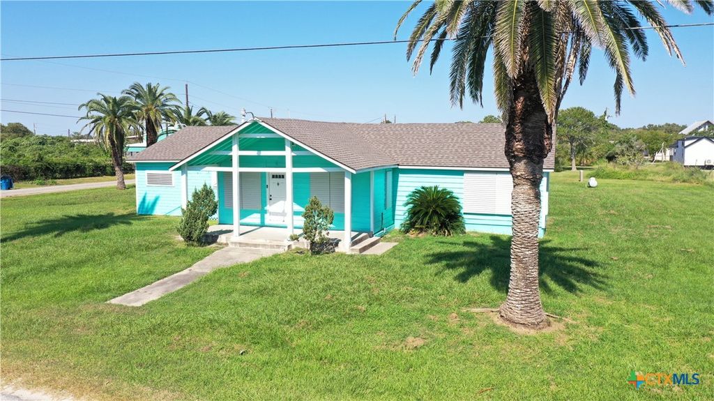 Image 7 of property listing at 312 W Jefferson Avenue, Port O'connor, TX 77982