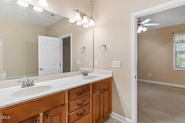 253 Meadow Beauty Drive 87, Apex, NC 27539