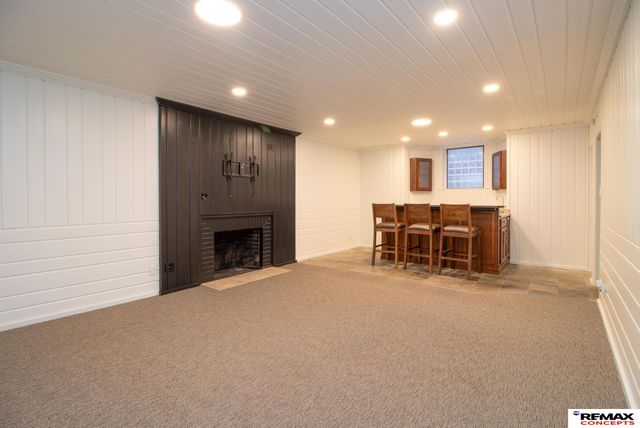 1234 Fall Creek Road, Lincoln, NE 68510