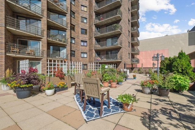 26 10th Street W 1005, Saint Paul, MN 55102