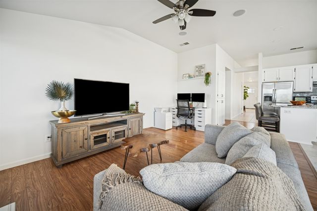 17 Burlwood Ct, Pittsburg, CA 94565