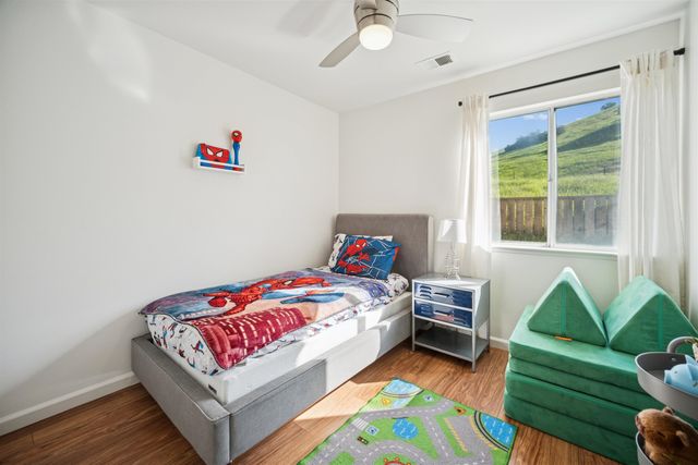 17 Burlwood Ct, Pittsburg, CA 94565