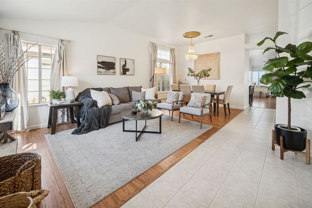 17 Burlwood Ct, Pittsburg, CA 94565