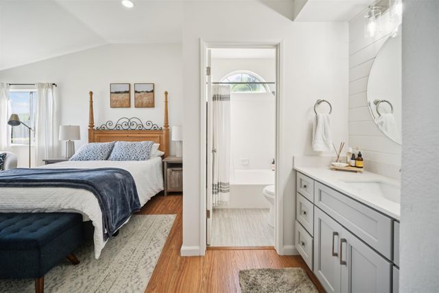 17 Burlwood Ct, Pittsburg, CA 94565