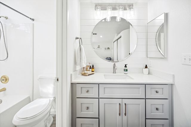 17 Burlwood Ct, Pittsburg, CA 94565