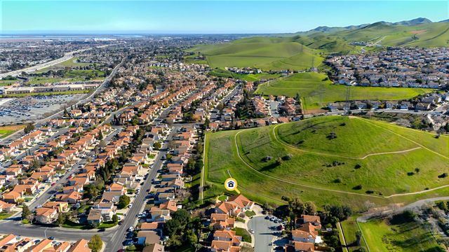 17 Burlwood Ct, Pittsburg, CA 94565