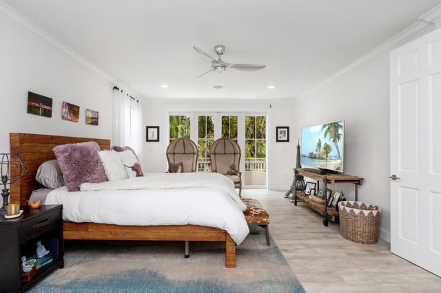 24 Grand Bay Estates Circle, Key Biscayne, FL 33149