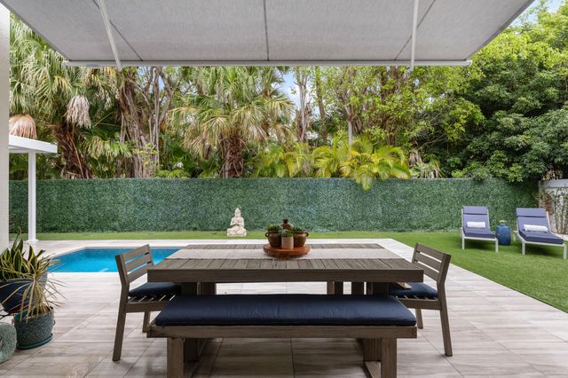 24 Grand Bay Estates Circle, Key Biscayne, FL 33149