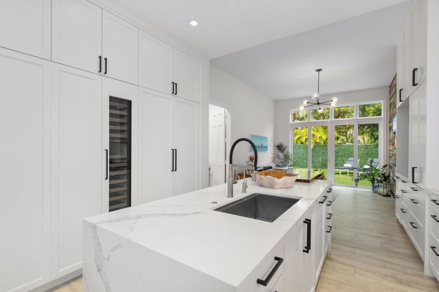 24 Grand Bay Estates Circle, Key Biscayne, FL 33149
