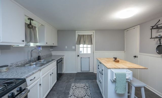 102 Evans St, Homewood, PA 15010