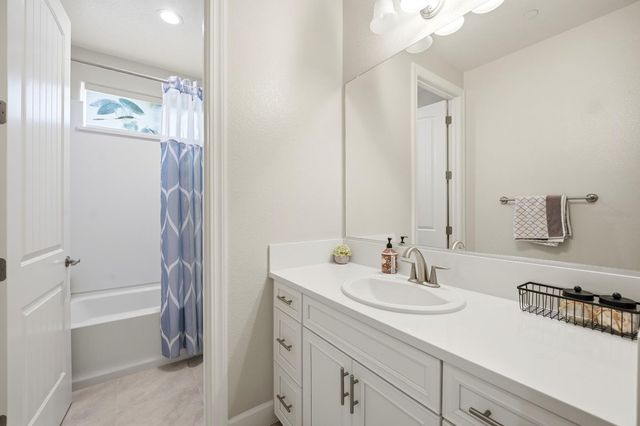1196 Wildrose Drive, Hollister, CA 95023