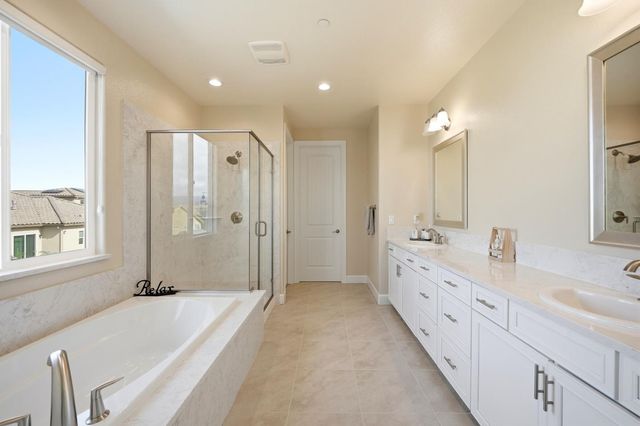 1196 Wildrose Drive, Hollister, CA 95023