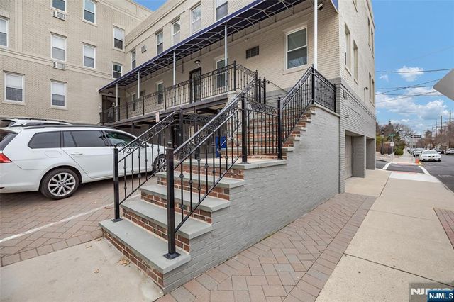 280 Undercliff Avenue 2, Edgewater, NJ 07020