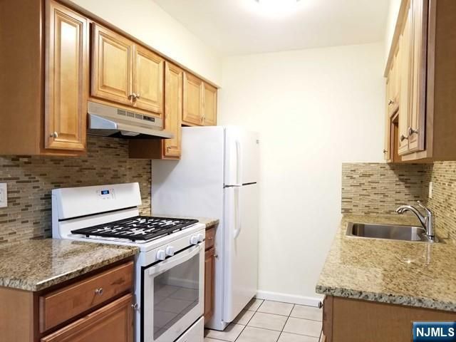 280 Undercliff Avenue 2, Edgewater, NJ 07020